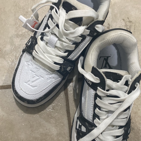 Shoes wore only twice - Picture 2 of 4